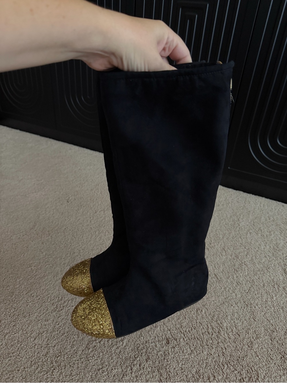Joyfolie Girls Chloe black/gold boots size 2 youth, VGUC